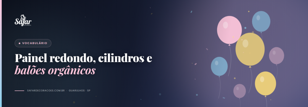 Composição de festa com painel redondo, cilindros de alturas variadas e arco de balões orgânico